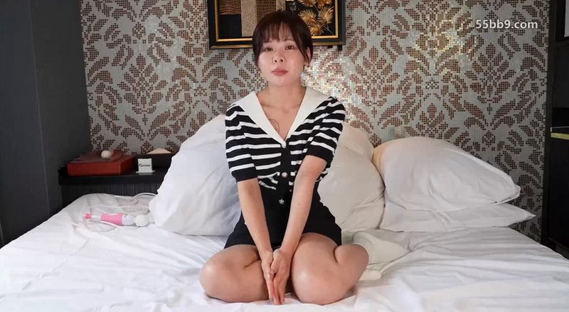 有着让人想保护的惹人怜爱气质，却是个超级爱色情的性爱狂！乳头和阴道深处高潮不断 FC2PPV-4742978