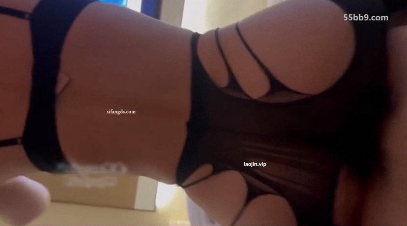 颜值美女，完美露脸，酒店对镜啪啪。口交口爆，开档黑丝后入，重金自购佳作必看！2