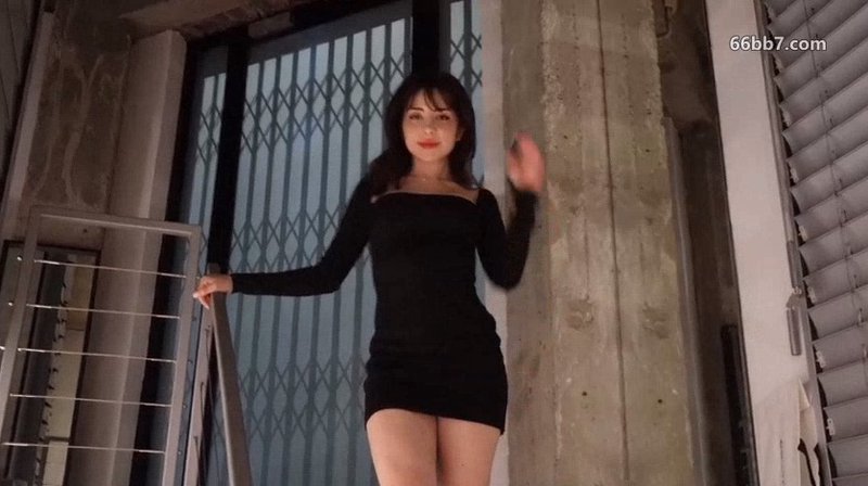 中澳混血很有妈妈的味道，28岁韵味网红【露娜lunalovekiss】脸穴同框连续潮喷