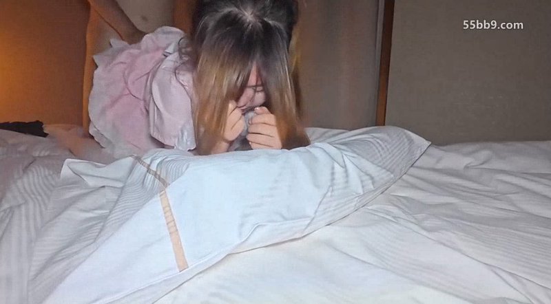 童颜美乳嫩妹『琳崽』被金主爸爸无套爆炒，清纯淫靡并存 小小年纪小蜜穴就活生生捅成了爸爸的形状2