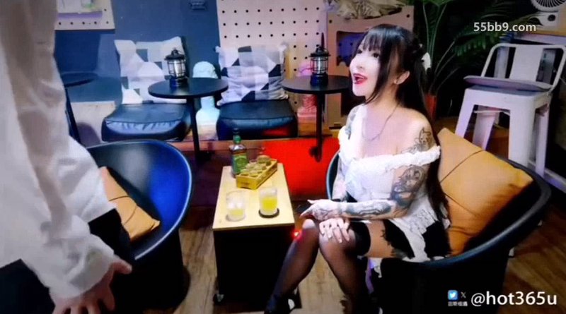 PUB实战落单IG巨乳DJ女优【苏樱花sakura】大战三百回合口爆吞精